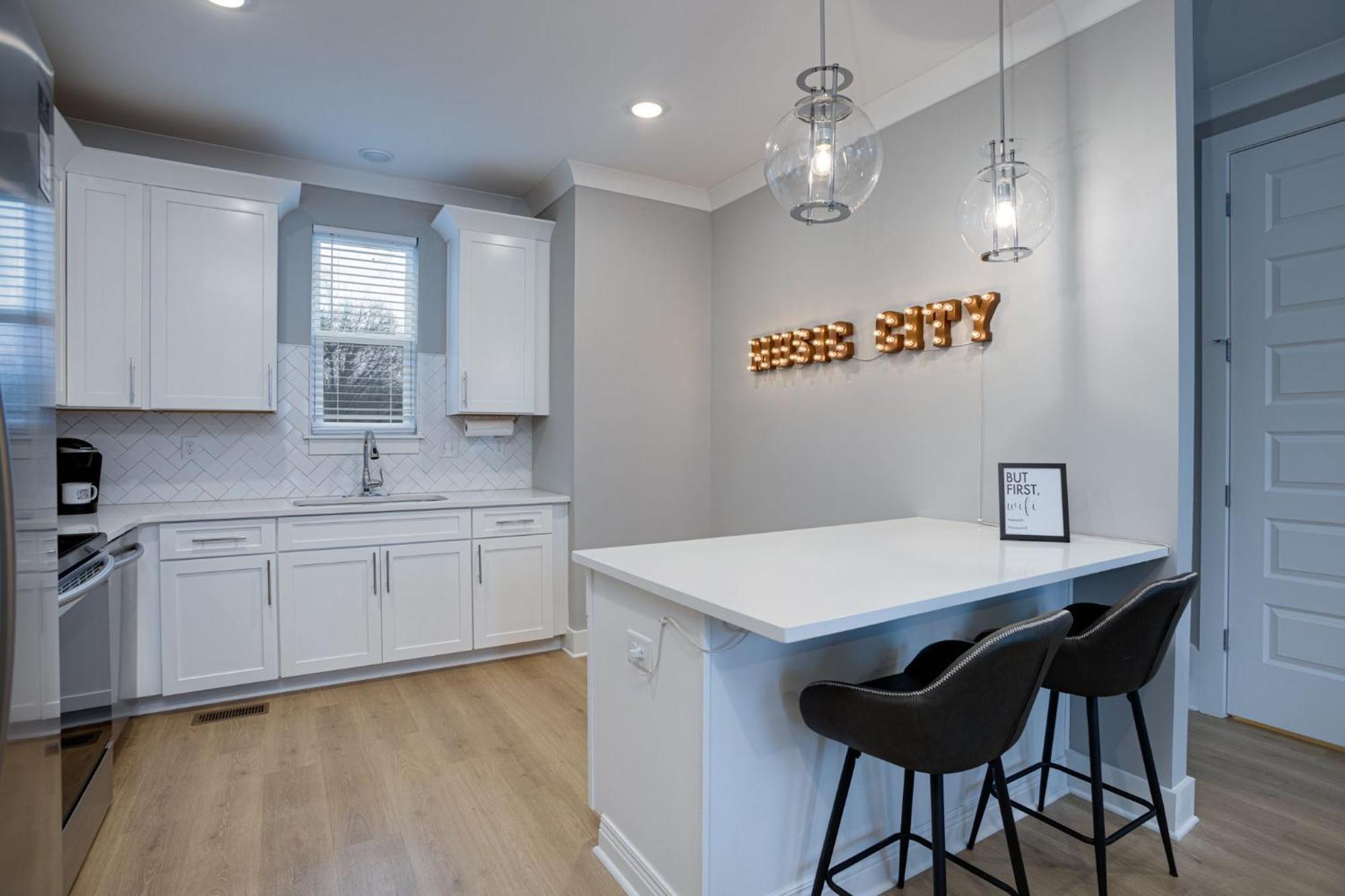 Modern Townhome, 10Min To Downtown! 8Min To Grand Ole Opry! Sleeps 8! Nashville Exterior foto